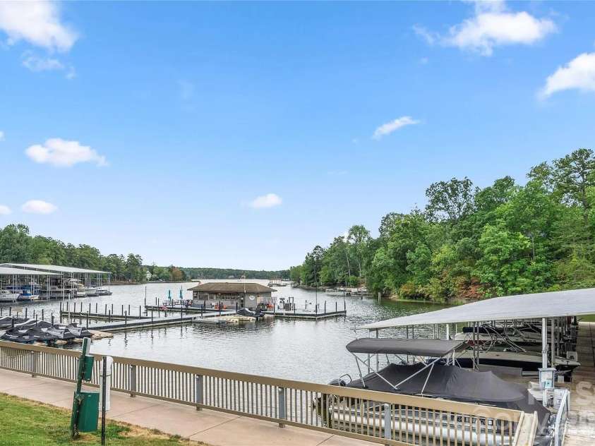 222 Riverview Terrace, Lake Wylie, SC 29710.  MLS# CAR4411366, YatesRealty ID 44151. River Hills Marina