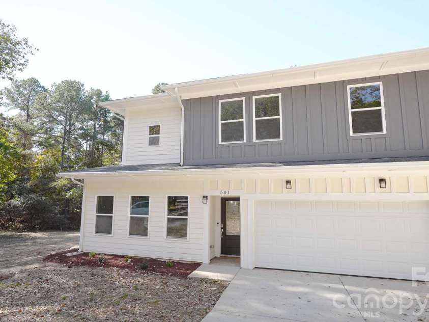 501-A Granby Circle, Charlotte, NC 28217.  MLS# CAR4414511, YatesRealty ID 44152. 