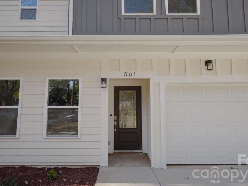 501-A Granby Circle, Charlotte, NC 28217.  MLS# CAR4414511, YatesRealty ID 44152. 