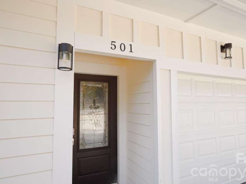 501-A Granby Circle, Charlotte, NC 28217.  MLS# CAR4414511, YatesRealty ID 44152. 