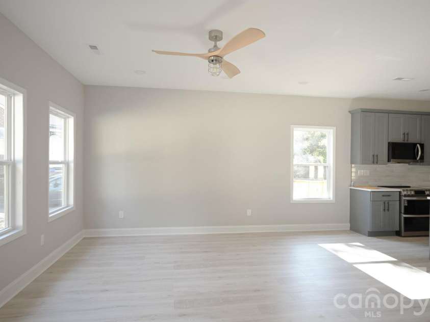 501-A Granby Circle, Charlotte, NC 28217.  MLS# CAR4414511, YatesRealty ID 44152. 