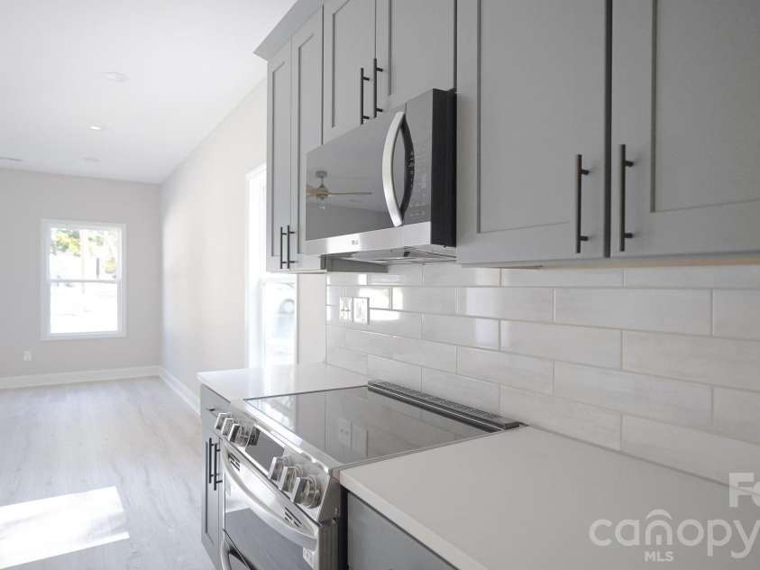 501-A Granby Circle, Charlotte, NC 28217.  MLS# CAR4414511, YatesRealty ID 44152. 