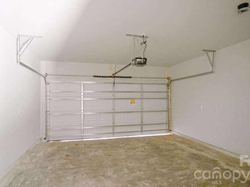 501-A Granby Circle, Charlotte, NC 28217.  MLS# CAR4414511, YatesRealty ID 44152. 