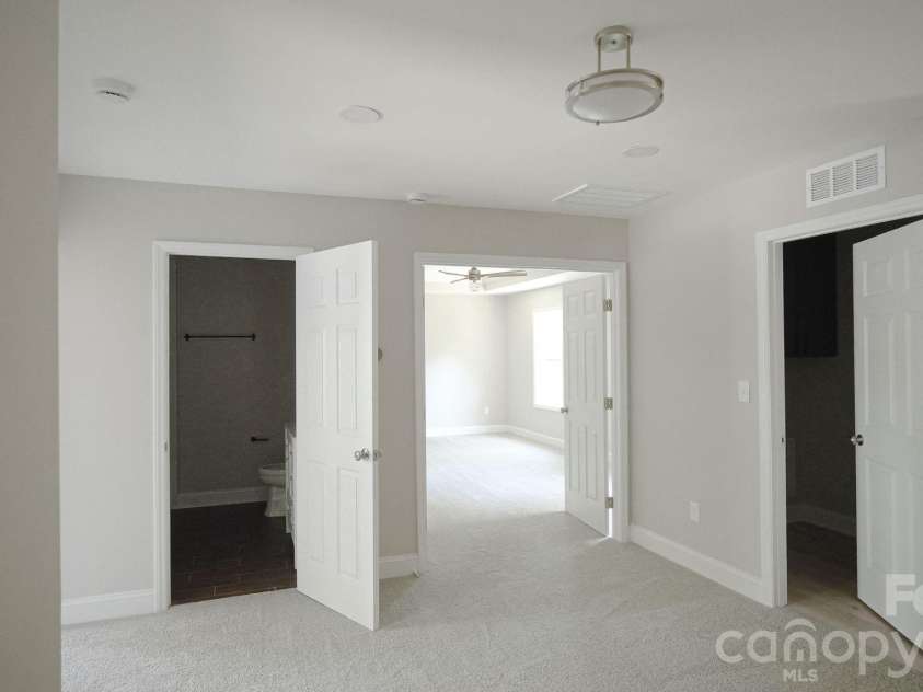 501-A Granby Circle, Charlotte, NC 28217.  MLS# CAR4414511, YatesRealty ID 44152. 