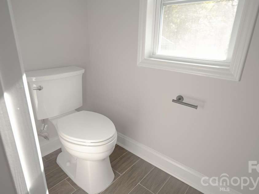 501-A Granby Circle, Charlotte, NC 28217.  MLS# CAR4414511, YatesRealty ID 44152. 