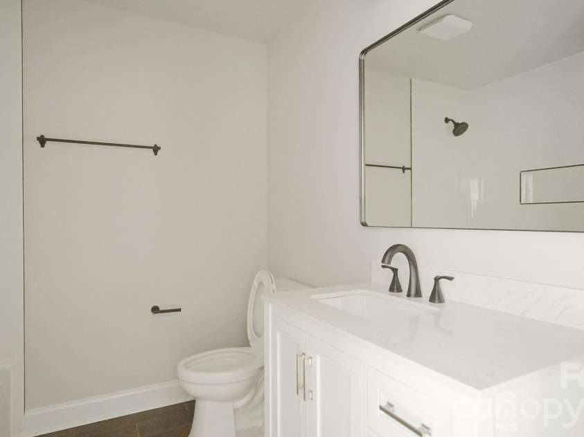 501-A Granby Circle, Charlotte, NC 28217.  MLS# CAR4414511, YatesRealty ID 44152. 