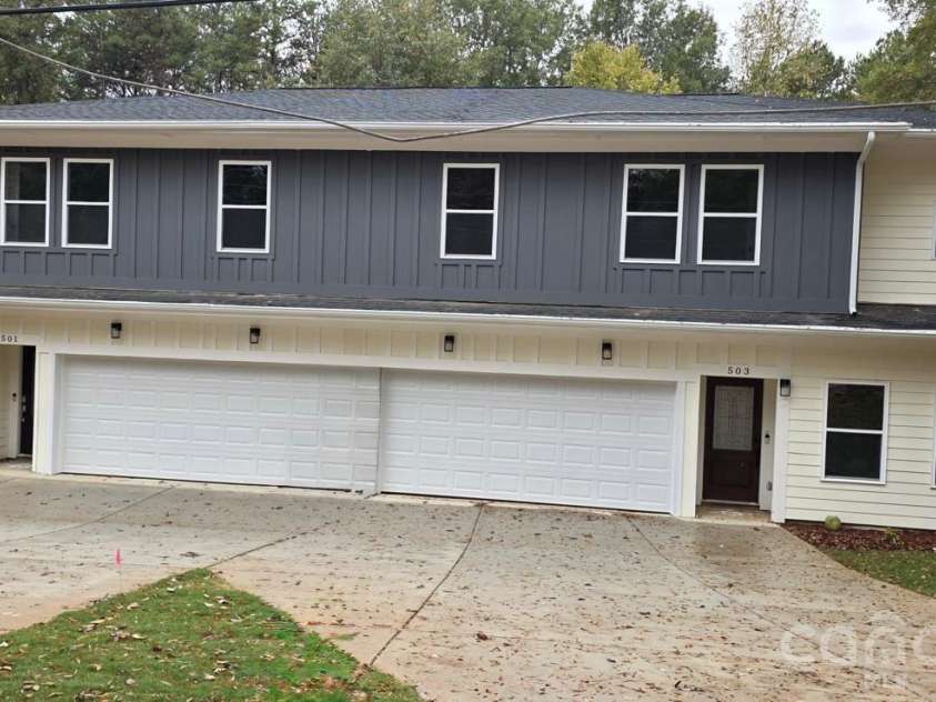 501-B Granby Circle, Charlotte, NC 28217.  MLS# CAR4414545, YatesRealty ID 44153. 