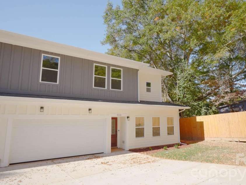 501-B Granby Circle, Charlotte, NC 28217.  MLS# CAR4414545, YatesRealty ID 44153. 