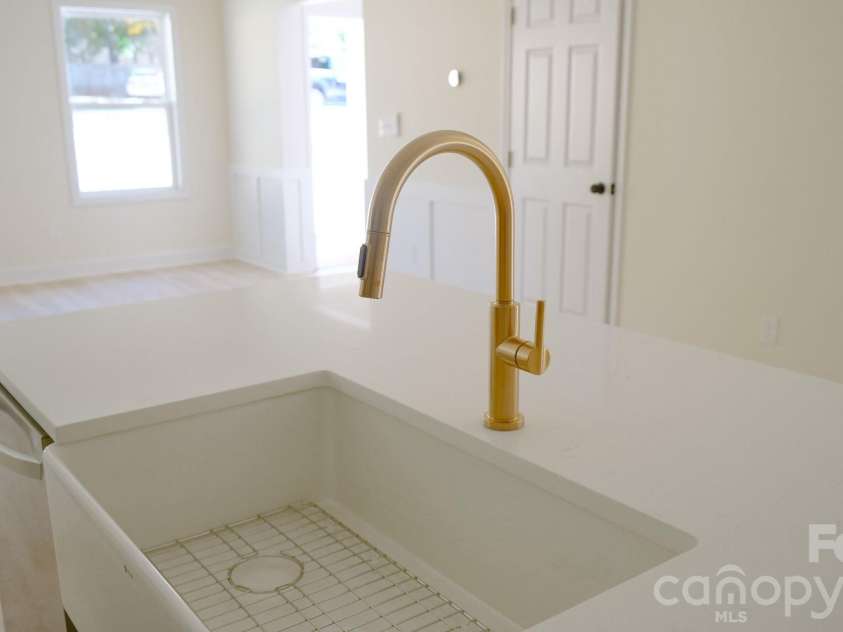 501-B Granby Circle, Charlotte, NC 28217.  MLS# CAR4414545, YatesRealty ID 44153. 
