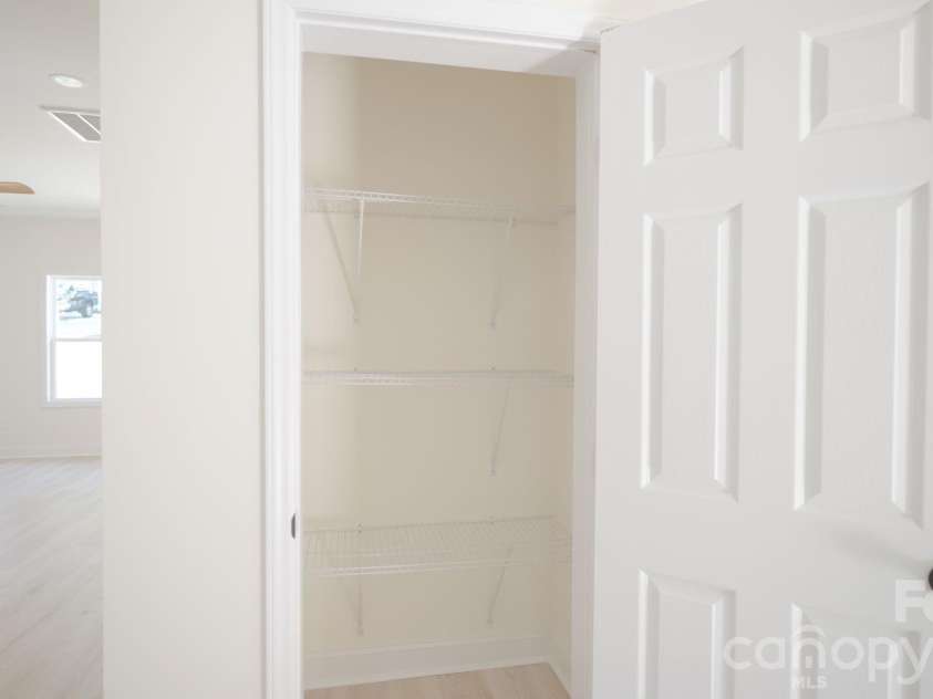 501-B Granby Circle, Charlotte, NC 28217.  MLS# CAR4414545, YatesRealty ID 44153. 