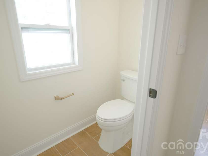 501-B Granby Circle, Charlotte, NC 28217.  MLS# CAR4414545, YatesRealty ID 44153. 