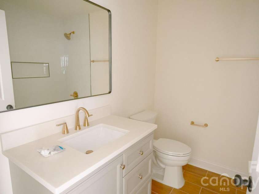 501-B Granby Circle, Charlotte, NC 28217.  MLS# CAR4414545, YatesRealty ID 44153. 