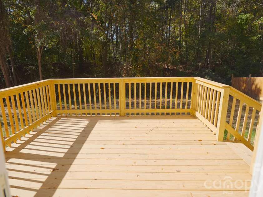 501-B Granby Circle, Charlotte, NC 28217.  MLS# CAR4414545, YatesRealty ID 44153. 