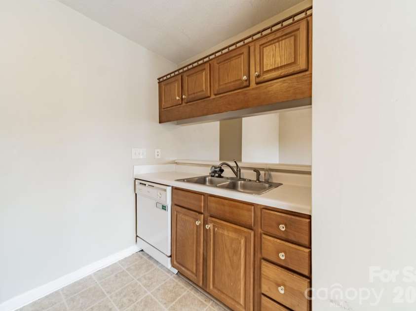 1914 Mission Oaks Street, Kannapolis, NC 28083.  MLS# CAR4414076, YatesRealty ID 44154. 