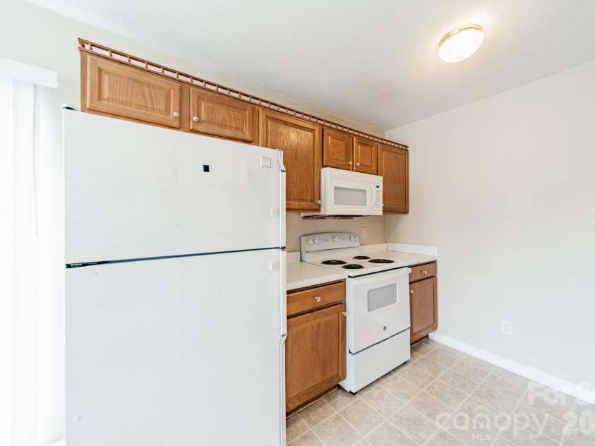1914 Mission Oaks Street, Kannapolis, NC 28083.  MLS# CAR4414076, YatesRealty ID 44154. 