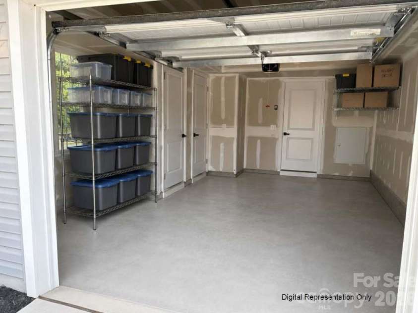 4039 Vallhorn Lane, Charlotte, NC 28213.  MLS# CAR4347726, YatesRealty ID 44156. 