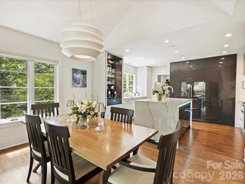 943 Romany Road, Charlotte, NC 28203.  MLS# CAR4414377, YatesRealty ID 44157. Dining