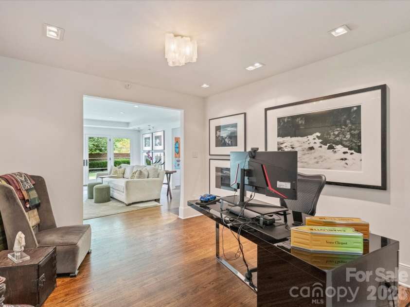 943 Romany Road, Charlotte, NC 28203.  MLS# CAR4414377, YatesRealty ID 44157. Office