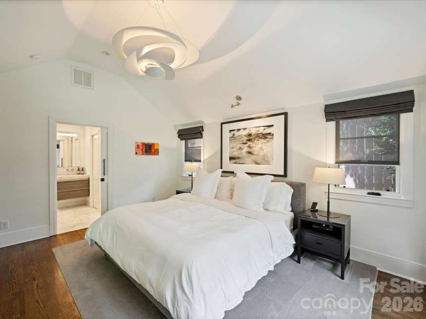 943 Romany Road, Charlotte, NC 28203.  MLS# CAR4414377, YatesRealty ID 44157. Primary Suite