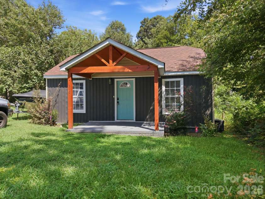 315 Pineview Street, Kannapolis, NC 28083.  MLS# CAR4414668, YatesRealty ID 44159. 