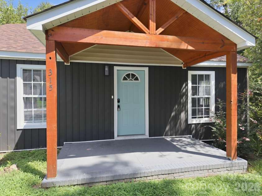 315 Pineview Street, Kannapolis, NC 28083.  MLS# CAR4414668, YatesRealty ID 44159. 