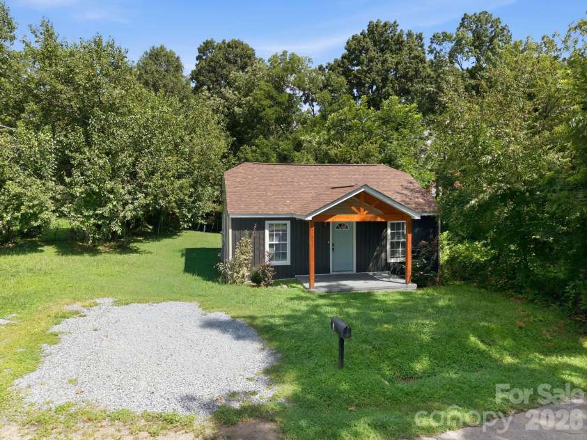 315 Pineview Street, Kannapolis, NC 28083.  MLS# CAR4414668, YatesRealty ID 44159. 