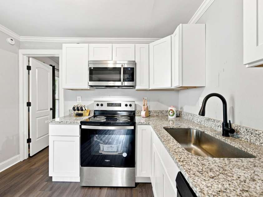315 Pineview Street, Kannapolis, NC 28083.  MLS# CAR4414668, YatesRealty ID 44159. 