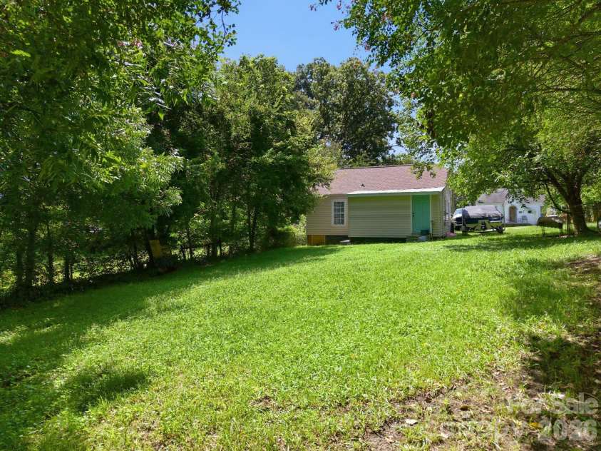 315 Pineview Street, Kannapolis, NC 28083.  MLS# CAR4414668, YatesRealty ID 44159. 