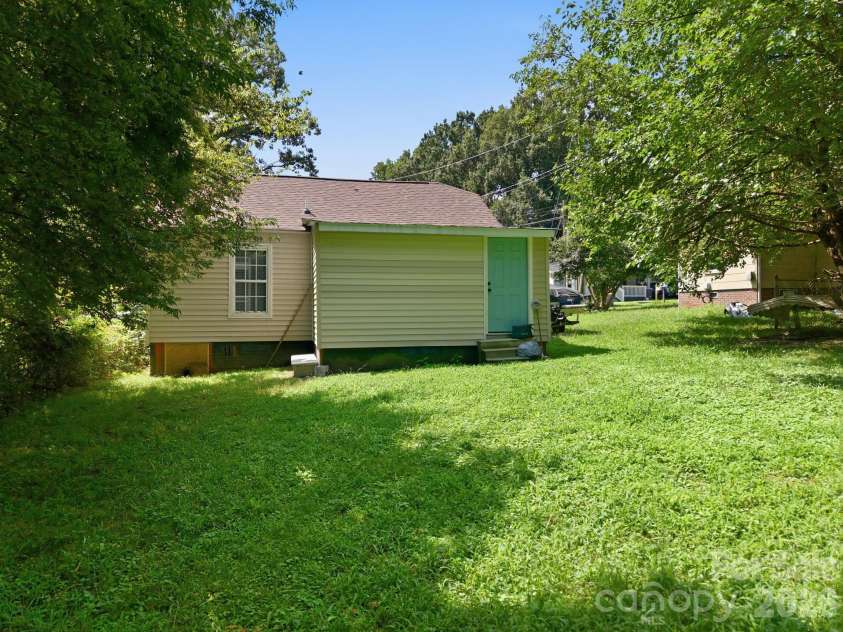 315 Pineview Street, Kannapolis, NC 28083.  MLS# CAR4414668, YatesRealty ID 44159. 