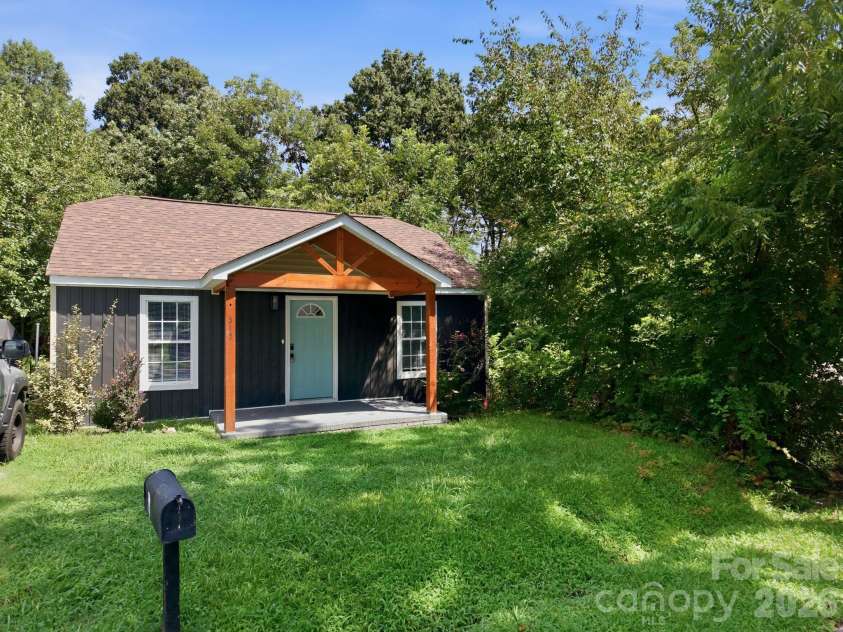 315 Pineview Street, Kannapolis, NC 28083.  MLS# CAR4414668, YatesRealty ID 44159. 