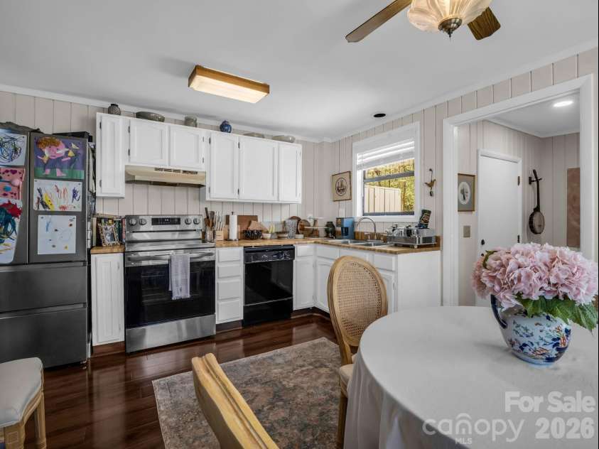 45 Lakeside Villas Drive, Brevard, NC 28712.  MLS# CAR4358376, YatesRealty ID 4416. 