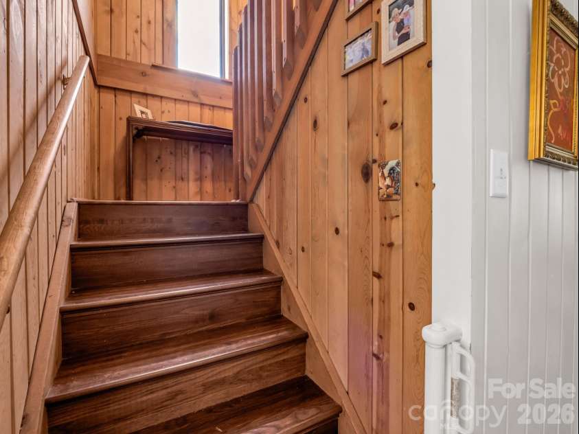 45 Lakeside Villas Drive, Brevard, NC 28712.  MLS# CAR4358376, YatesRealty ID 4416. 