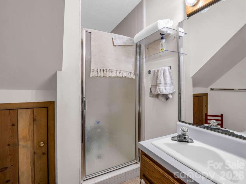 45 Lakeside Villas Drive, Brevard, NC 28712.  MLS# CAR4358376, YatesRealty ID 4416. 