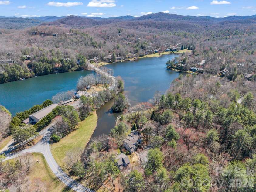 45 Lakeside Villas Drive, Brevard, NC 28712.  MLS# CAR4358376, YatesRealty ID 4416. 