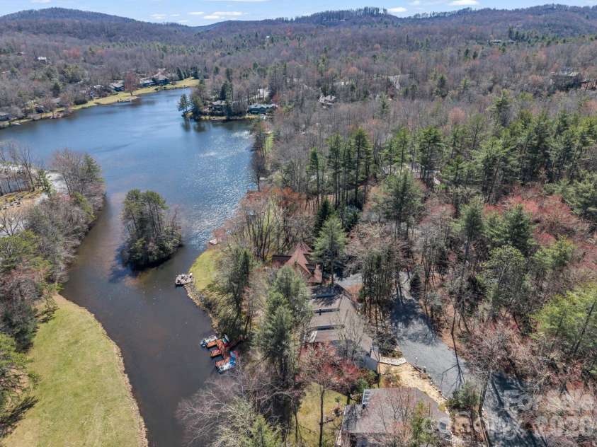 45 Lakeside Villas Drive, Brevard, NC 28712.  MLS# CAR4358376, YatesRealty ID 4416. 