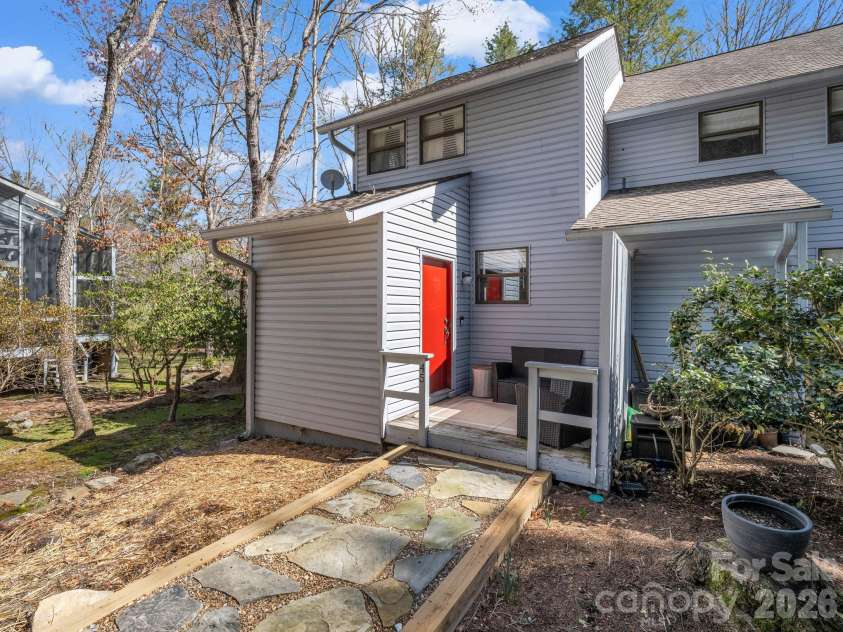 45 Lakeside Villas Drive, Brevard, NC 28712.  MLS# CAR4358376, YatesRealty ID 4416. 