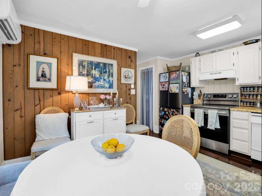 45 Lakeside Villas Drive, Brevard, NC 28712.  MLS# CAR4358376, YatesRealty ID 4416. 