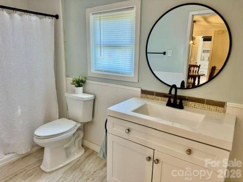 3839 1st Avenue, Hickory, NC 28601.  MLS# CAR4413876, YatesRealty ID 44160. 