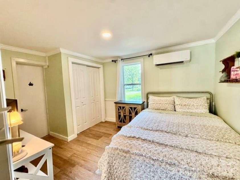 3839 1st Avenue, Hickory, NC 28601.  MLS# CAR4413876, YatesRealty ID 44160. 
