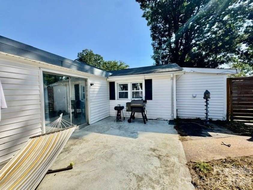 3839 1st Avenue, Hickory, NC 28601.  MLS# CAR4413876, YatesRealty ID 44160. 
