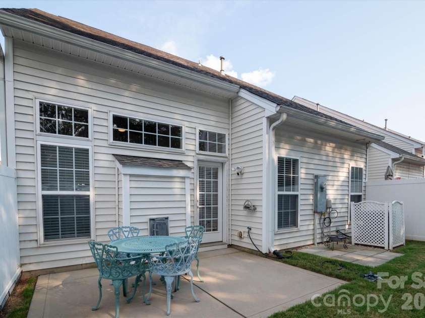 624 Bayou Circle, Clover, SC 29710.  MLS# CAR4413976, YatesRealty ID 44161. 