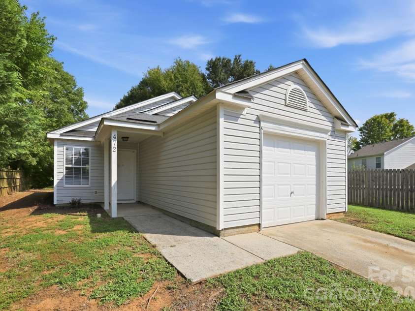 472 FIRST TURN Court, Concord, NC 28025.  MLS# CAR4414186, YatesRealty ID 44162. 