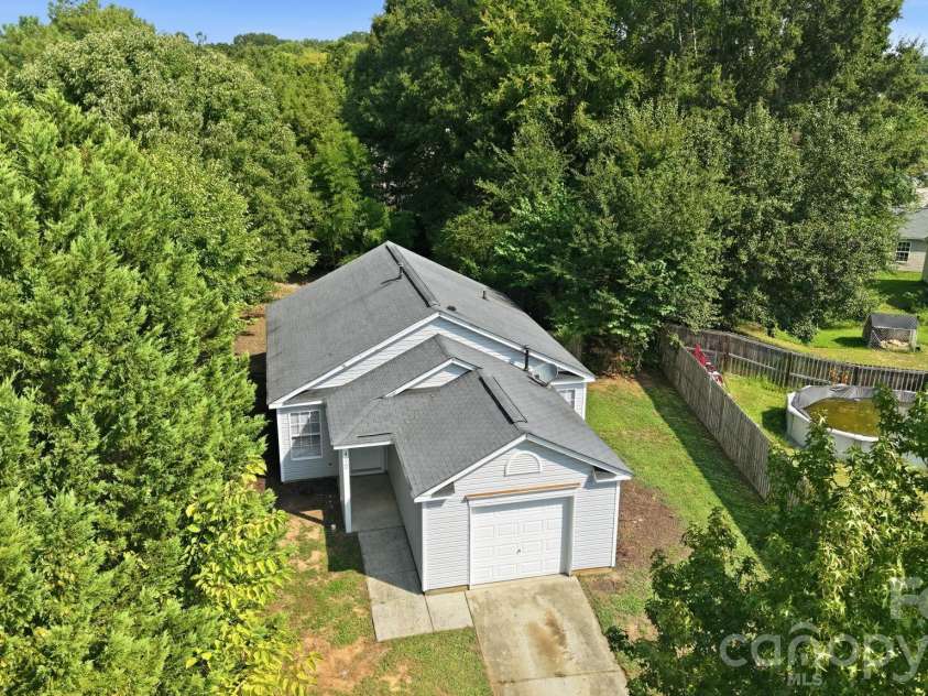 472 FIRST TURN Court, Concord, NC 28025.  MLS# CAR4414186, YatesRealty ID 44162. 
