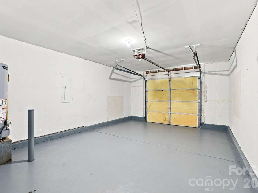 472 FIRST TURN Court, Concord, NC 28025.  MLS# CAR4414186, YatesRealty ID 44162. Garage