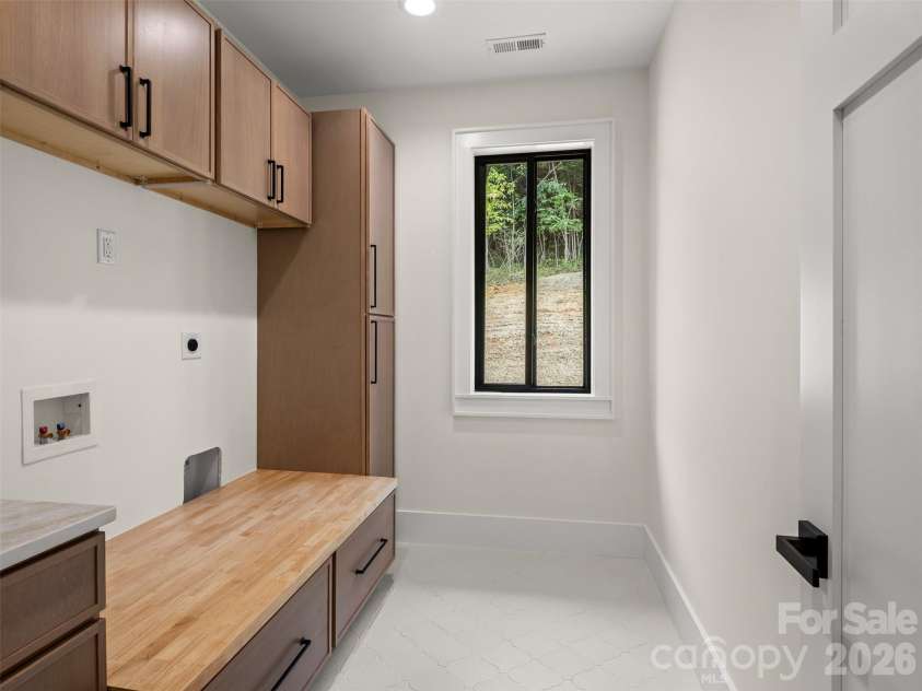 7 Spicebush Lane, Weaverville, NC 28787.  MLS# CAR4414124, YatesRealty ID 44164. 