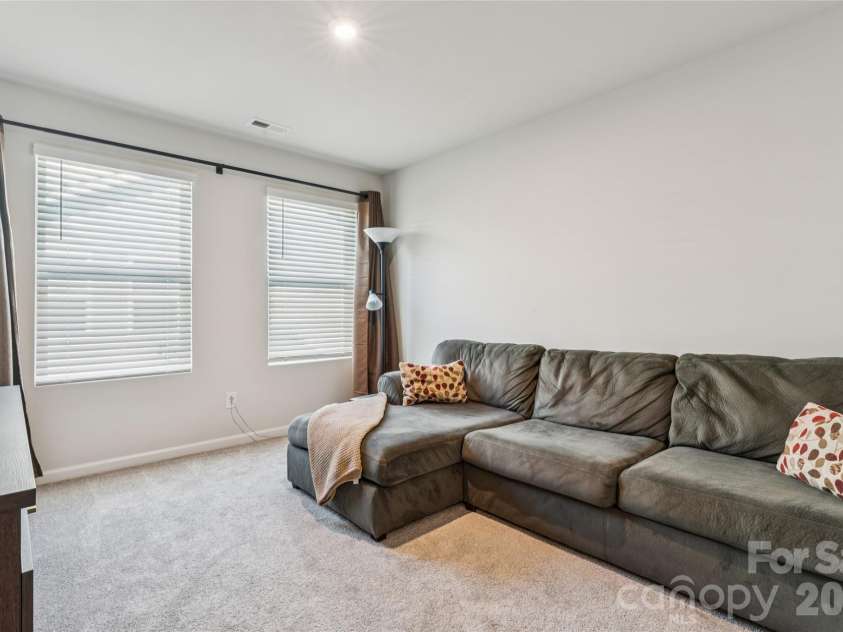 5119 Carrick Street, Charlotte, NC 28213.  MLS# CAR4413712, YatesRealty ID 44165. Lofr
