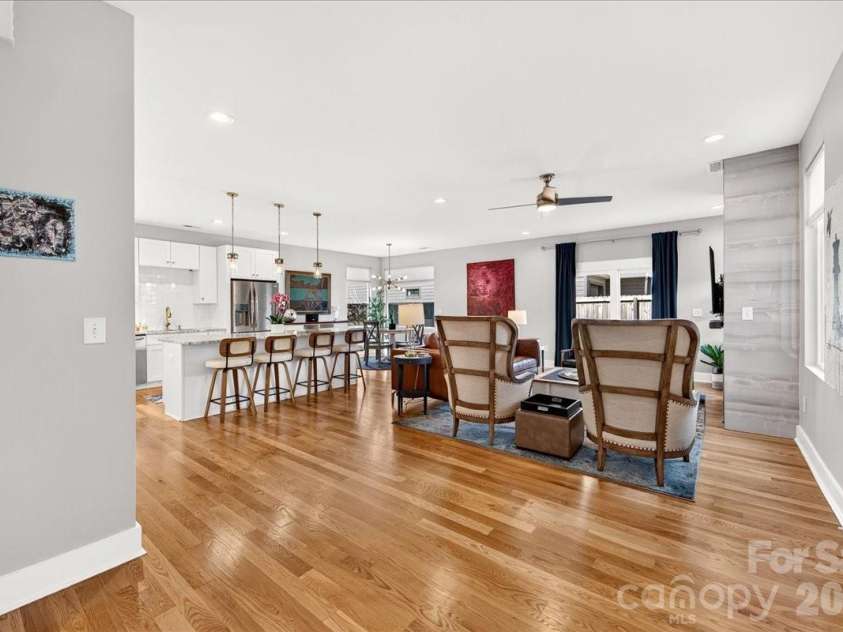 621 Campus Street, Charlotte, NC 28216.  MLS# CAR4413691, YatesRealty ID 44168. 