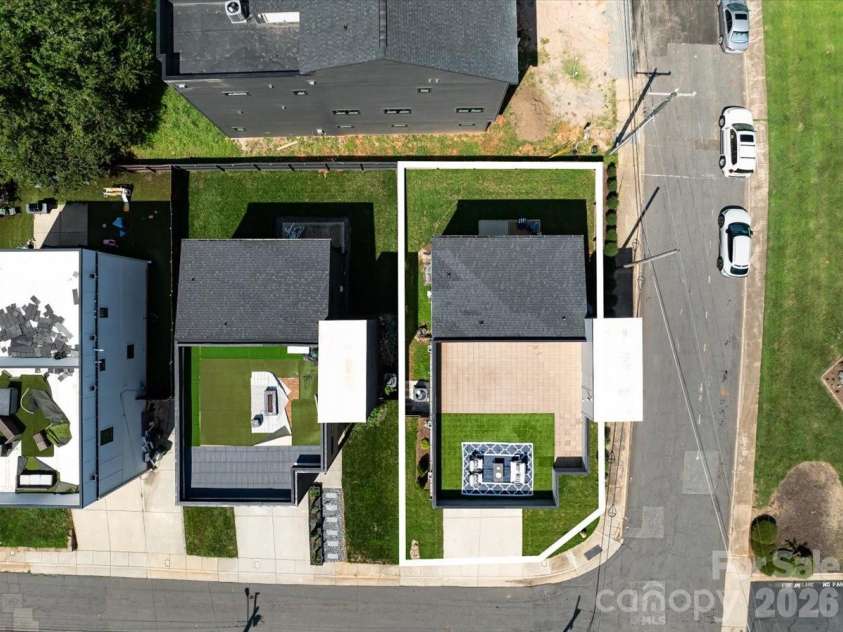 621 Campus Street, Charlotte, NC 28216.  MLS# CAR4413691, YatesRealty ID 44168. 