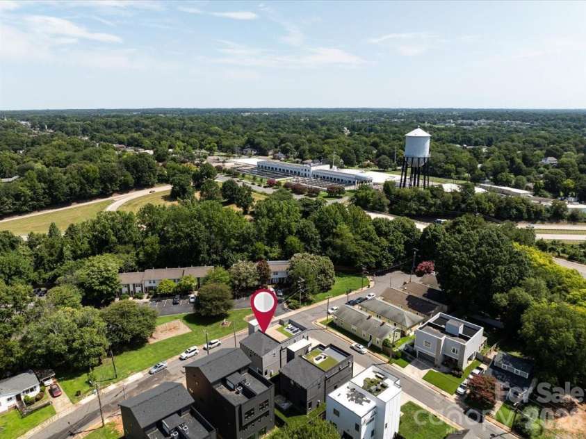 621 Campus Street, Charlotte, NC 28216.  MLS# CAR4413691, YatesRealty ID 44168. 