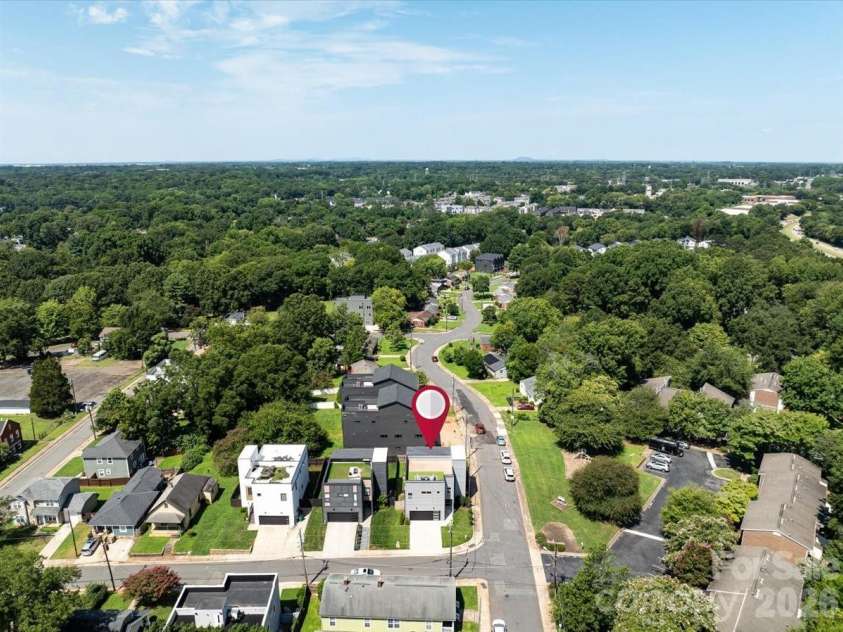 621 Campus Street, Charlotte, NC 28216.  MLS# CAR4413691, YatesRealty ID 44168. 